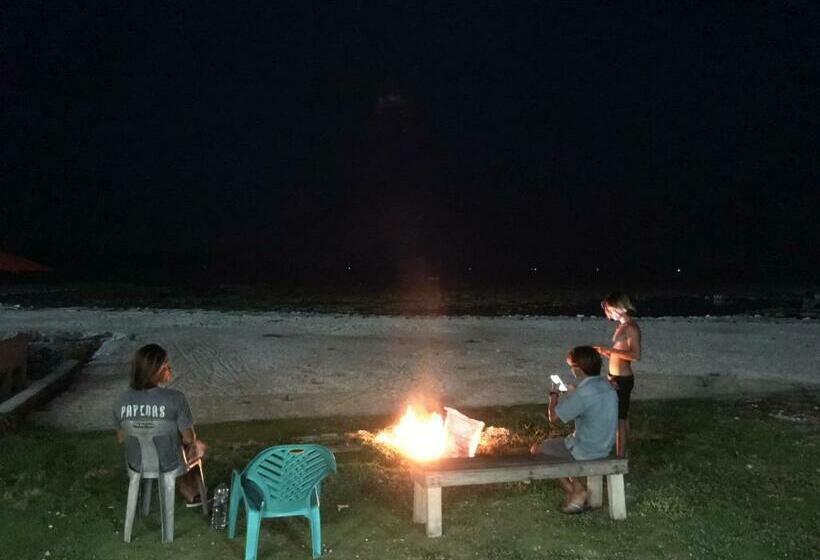 بنسيون Nias Kristov Surf Camp