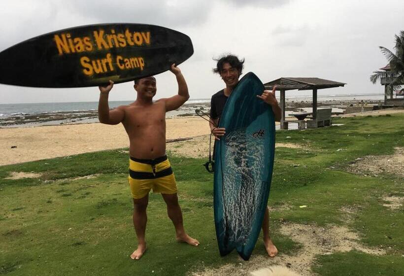 بنسيون Nias Kristov Surf Camp