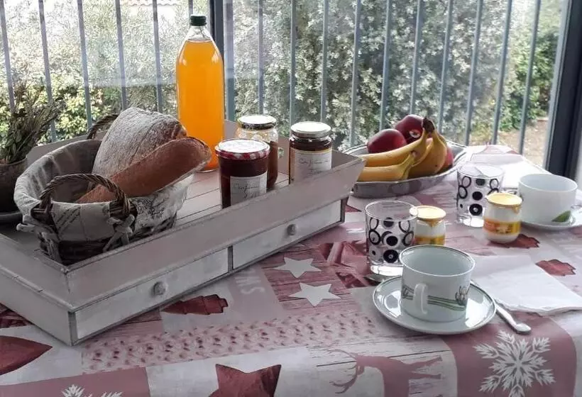 Aamiaismajoitus (B&B) Domaine De La Clotte