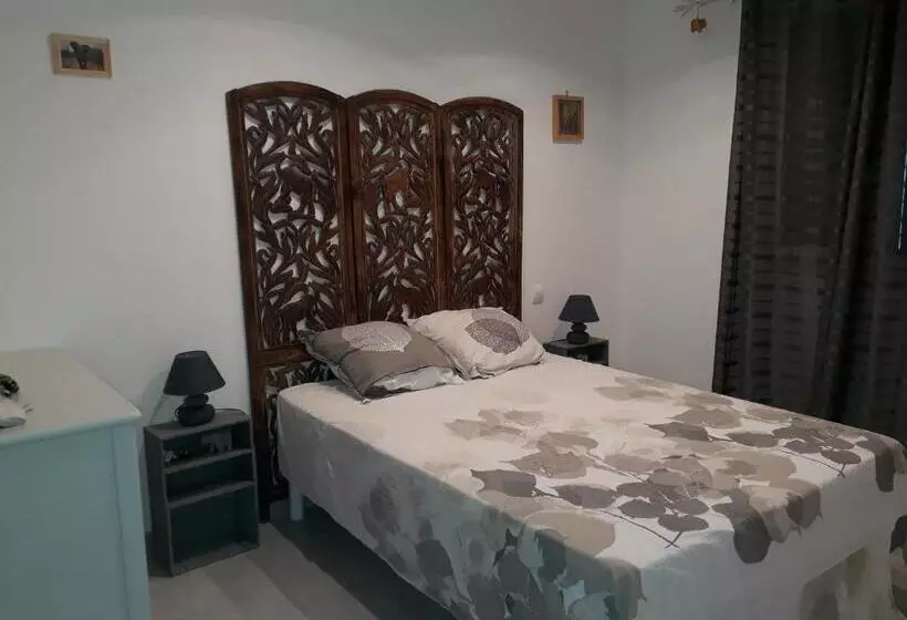 Aamiaismajoitus (B&B) Domaine De La Clotte