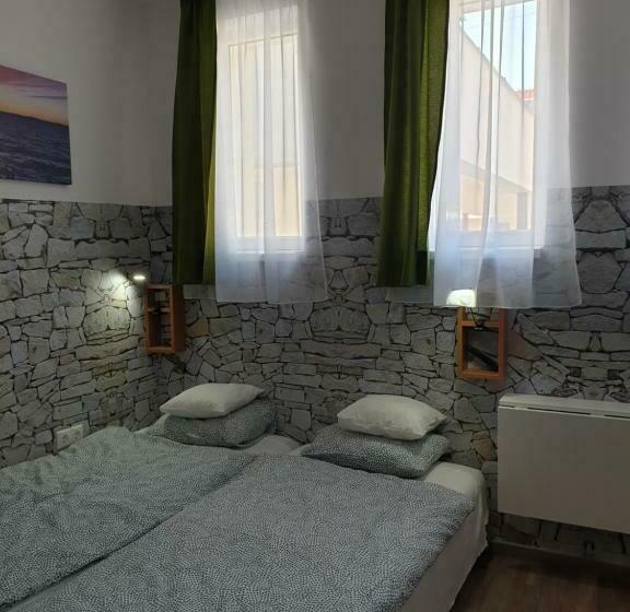 Bed and Breakfast Kid Família Panzió Balatonszárszó