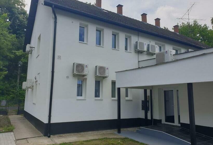 Bed and Breakfast Kid Família Panzió Balatonszárszó