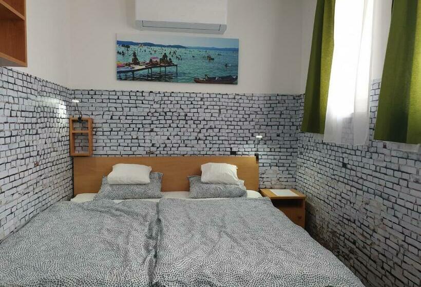 Bed and Breakfast Kid Família Panzió Balatonszárszó