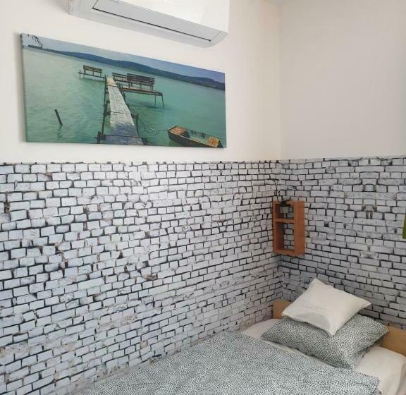 Bed and Breakfast Kid Família Panzió Balatonszárszó