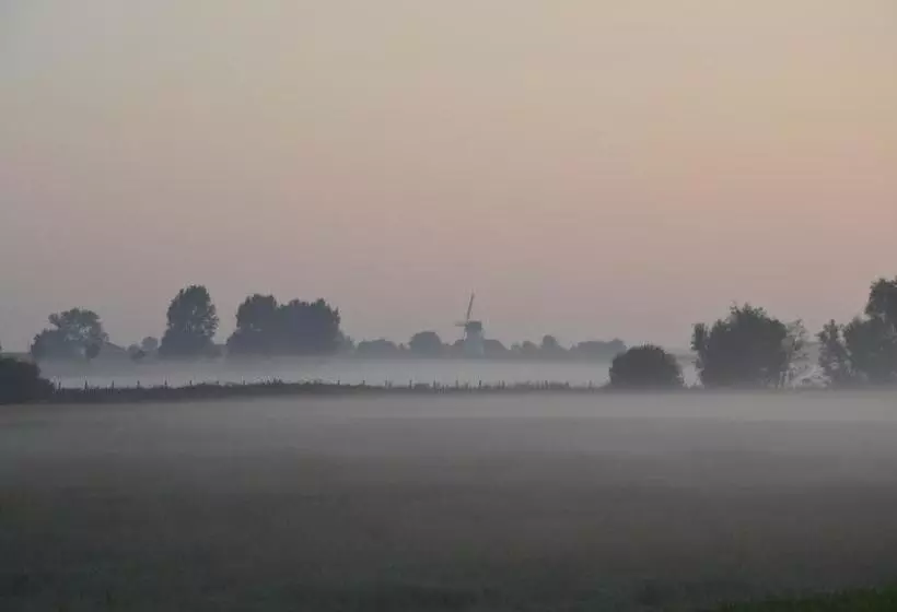 Aamiaismajoitus (B&B) Oversteekhof