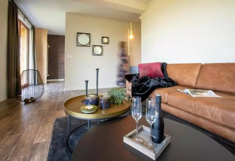 Aamiaismajoitus (B&B) Oversteekhof