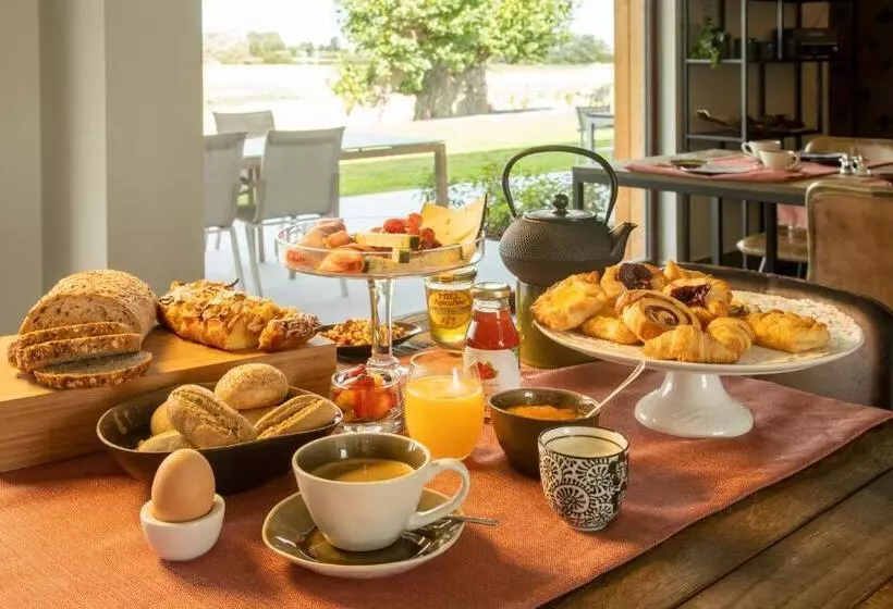 Aamiaismajoitus (B&B) Oversteekhof