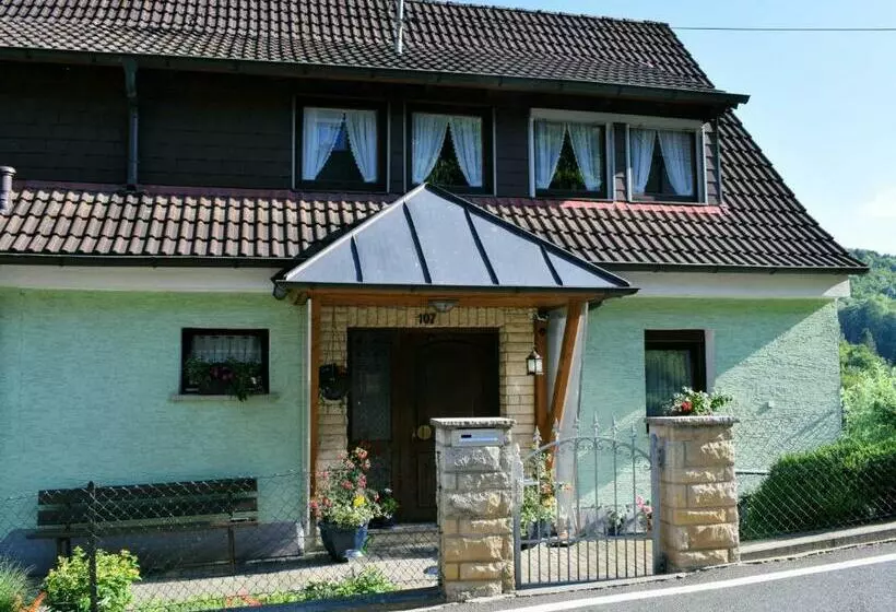 Hotelli Gaestehaus Grau