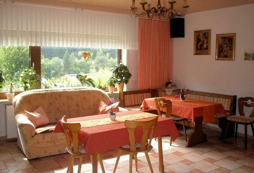 Hotelli Gaestehaus Grau