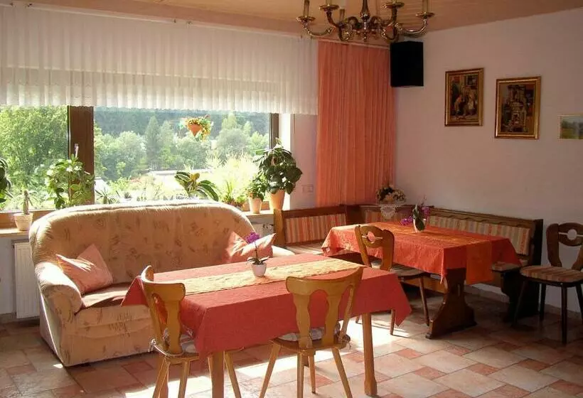 Hotelli Gaestehaus Grau