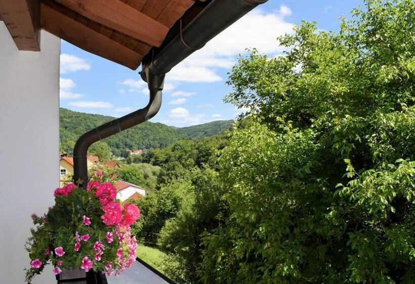 Hotelli Gaestehaus Grau