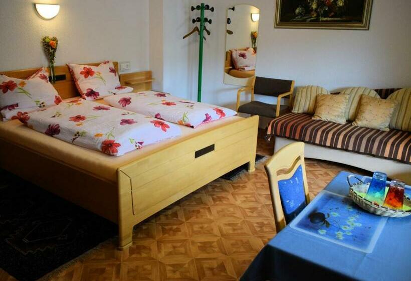 Hotelli Gaestehaus Grau