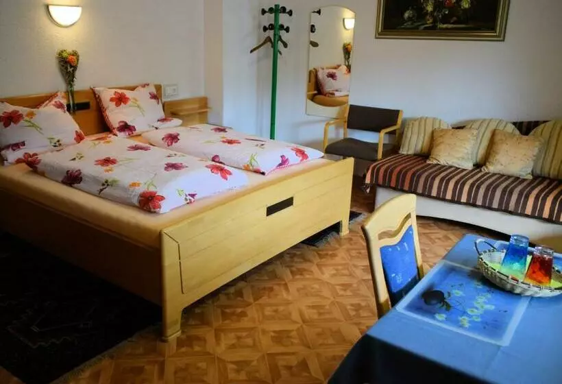 Hotelli Gaestehaus Grau