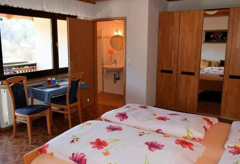 Hotelli Gaestehaus Grau