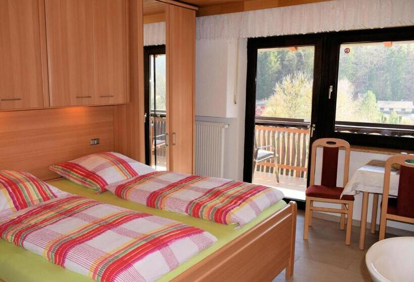 Hotelli Gaestehaus Grau