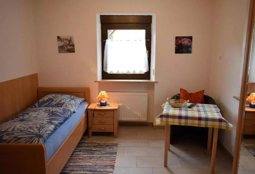 Hotelli Gaestehaus Grau