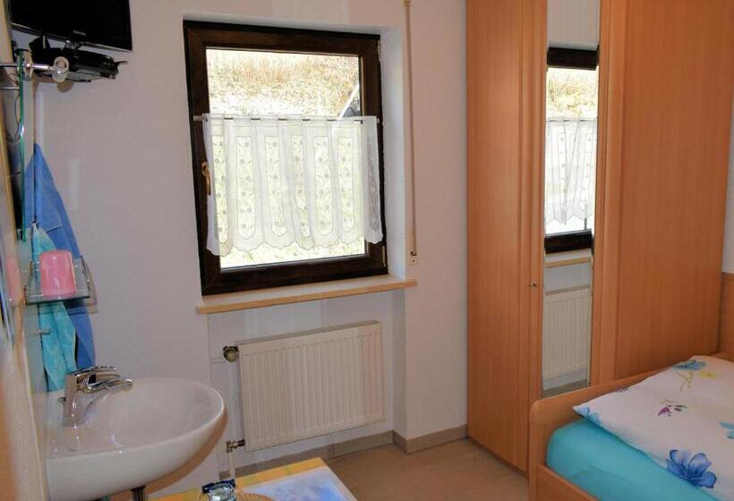 Hotelli Gaestehaus Grau