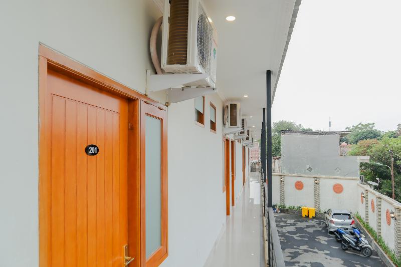Hotell Dpaseban Jakarta Mitra Reddoorz