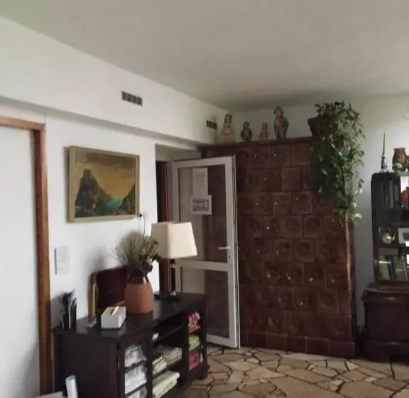 پانسیون Apartman Donau Tát