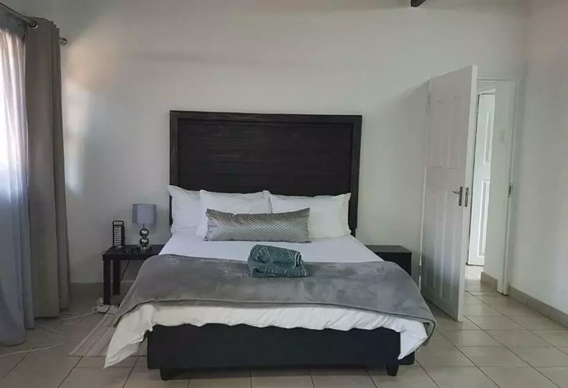 پانسیون Green Grove Villa