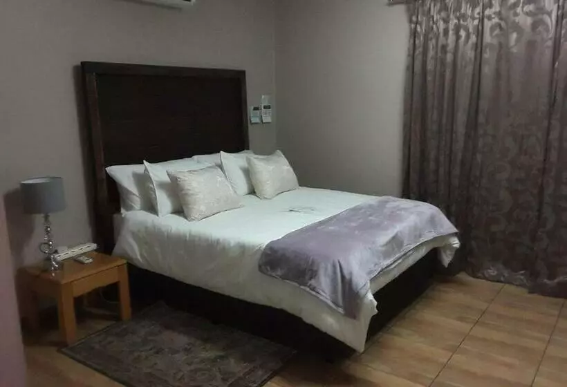 پانسیون Green Grove Villa