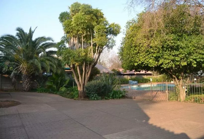 پانسیون Green Grove Villa