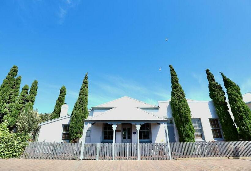 膳宿费 Grey Masts, Robe