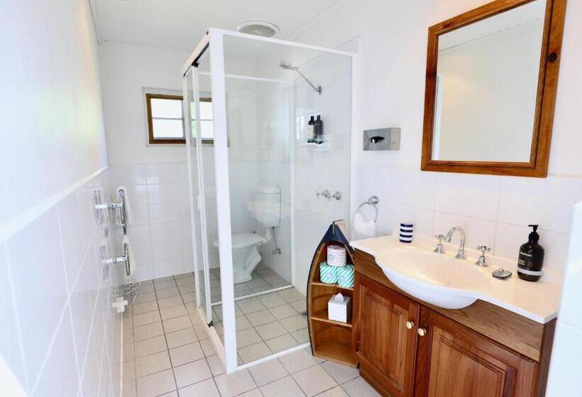 膳宿费 Grey Masts, Robe