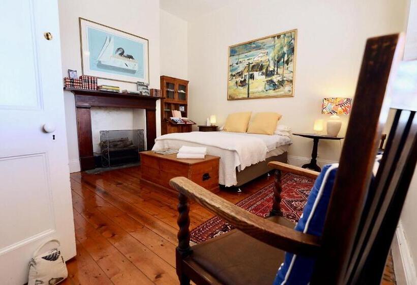 膳宿费 Grey Masts, Robe