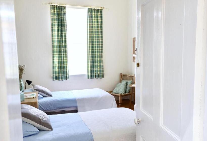 膳宿费 Grey Masts, Robe