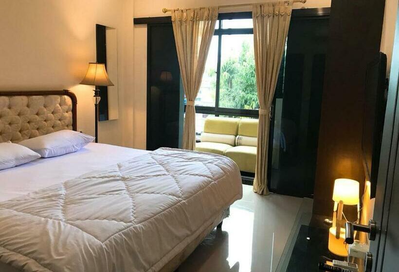 פנסיון Halona Residence