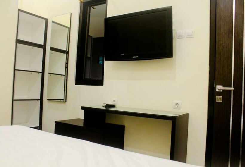 פנסיון Halona Residence