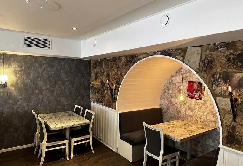 Stryn House   Hotel & Apartments