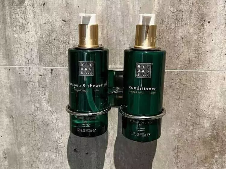 Stryn House   Hotel & Apartments