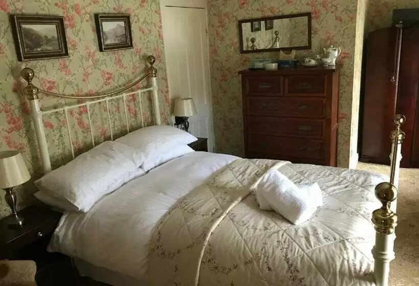 Basil Sheils B&b Accommodation Armagh