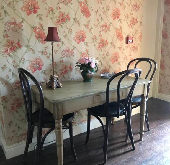 Basil Sheils B&b Accommodation Armagh