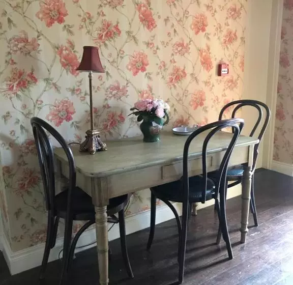 Basil Sheils B&b Accommodation Armagh