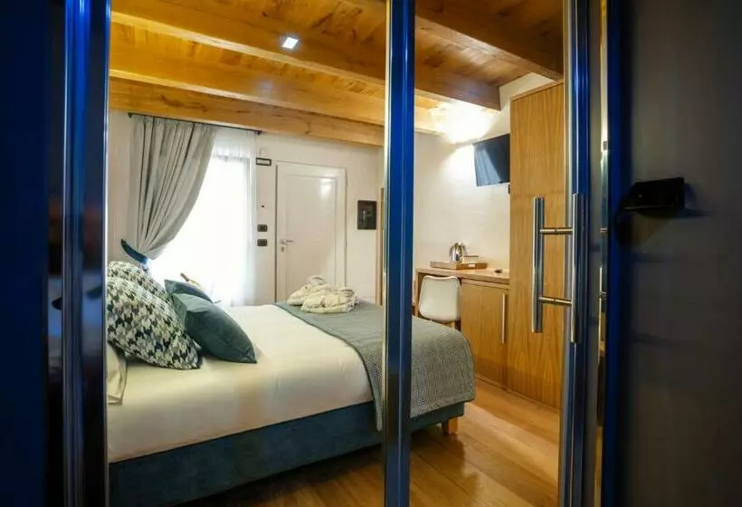 ベッドアンドブレックファースト Garni Il Concale