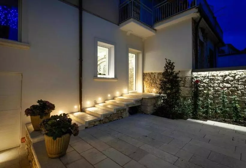 ベッドアンドブレックファースト Garni Il Concale