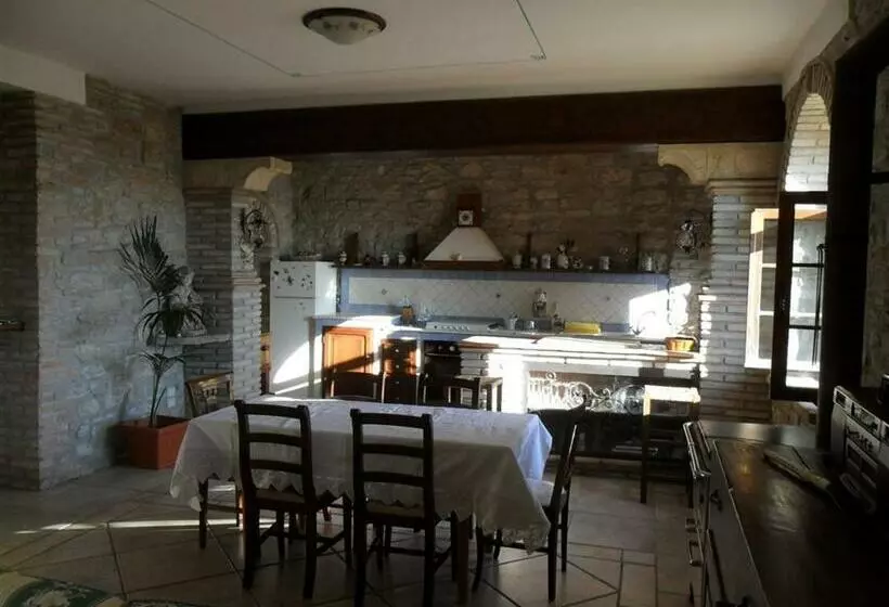 Aamiaismajoitus (B&B) La Cinci Allegra