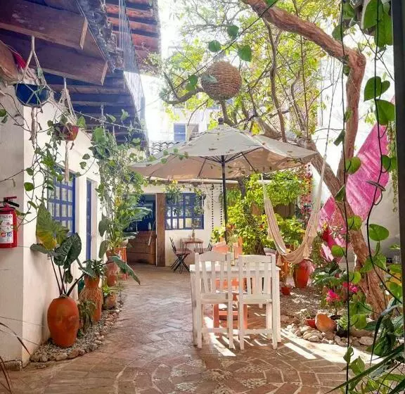 پانسیون Hostal Casa De Zeferina