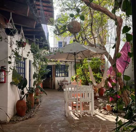 پانسیون Hostal Casa De Zeferina