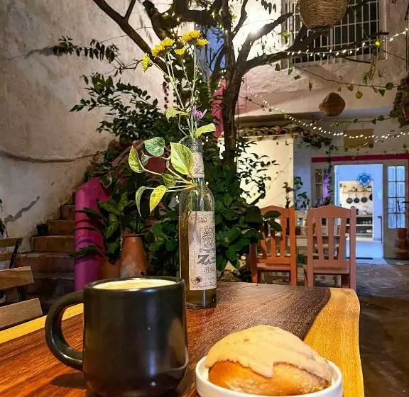 پانسیون Hostal Casa De Zeferina