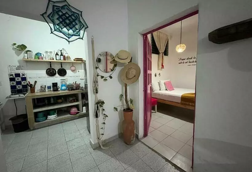 پانسیون Hostal Casa De Zeferina