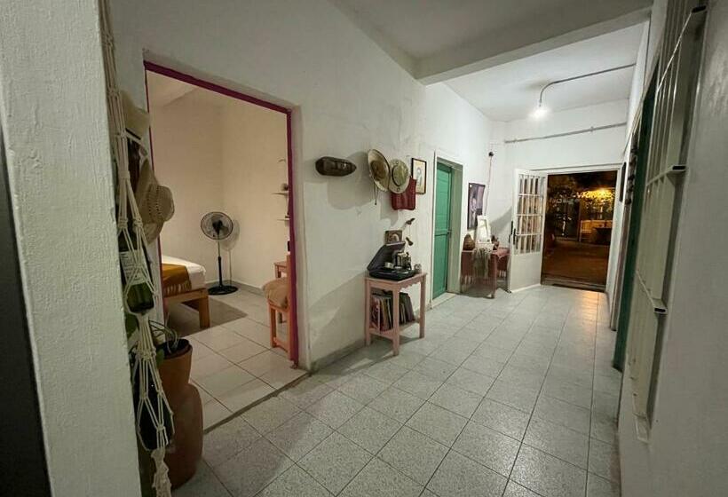 פנסיון Hostal Casa De Zeferina