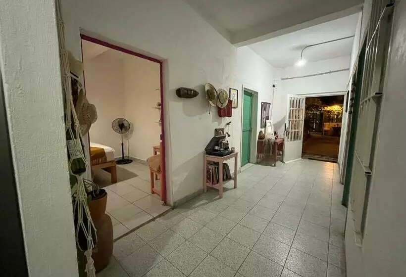 پانسیون Hostal Casa De Zeferina