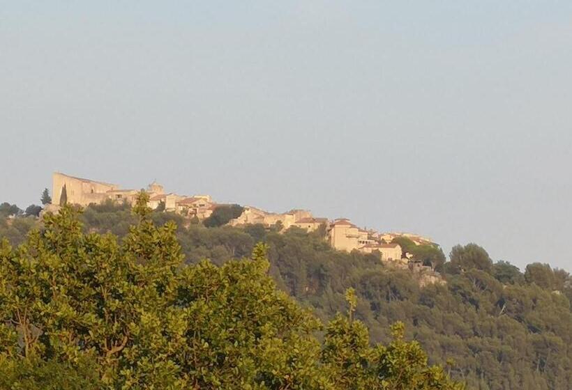 פנסיון L Esquiroù