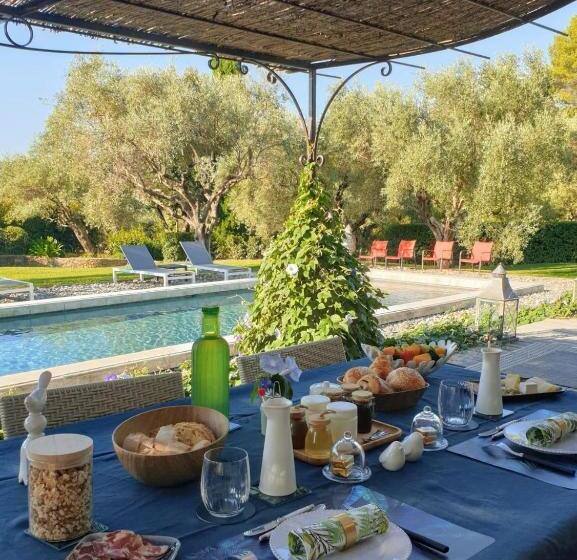 פנסיון L Esquiroù