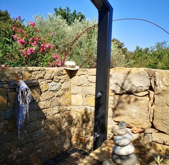 פנסיון L Esquiroù