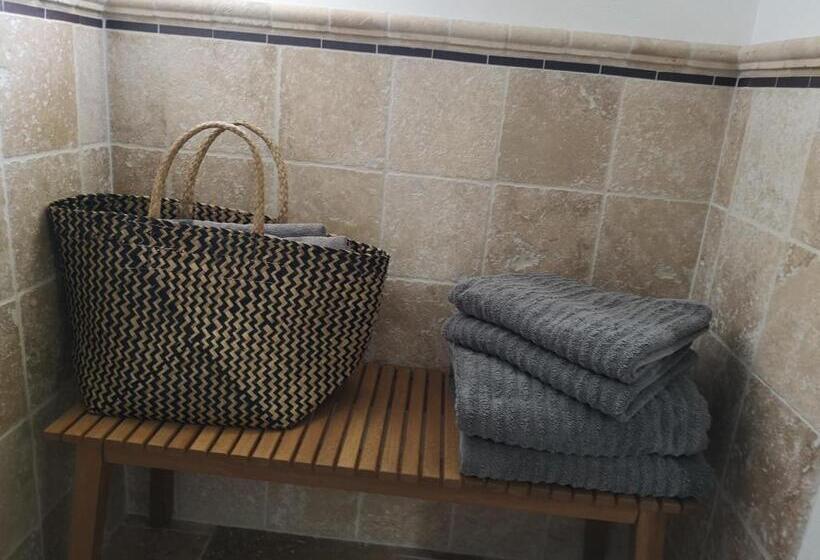 פנסיון L Esquiroù